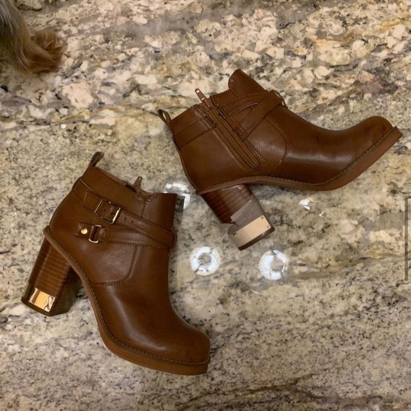 NWT brown booties - Picture 3 of 3